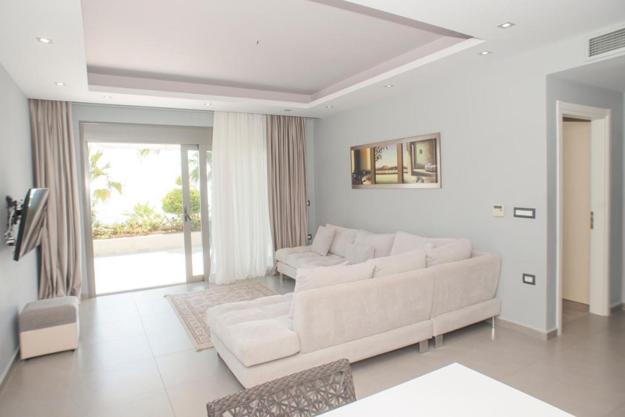 Residence Saranda International Экстерьер фото