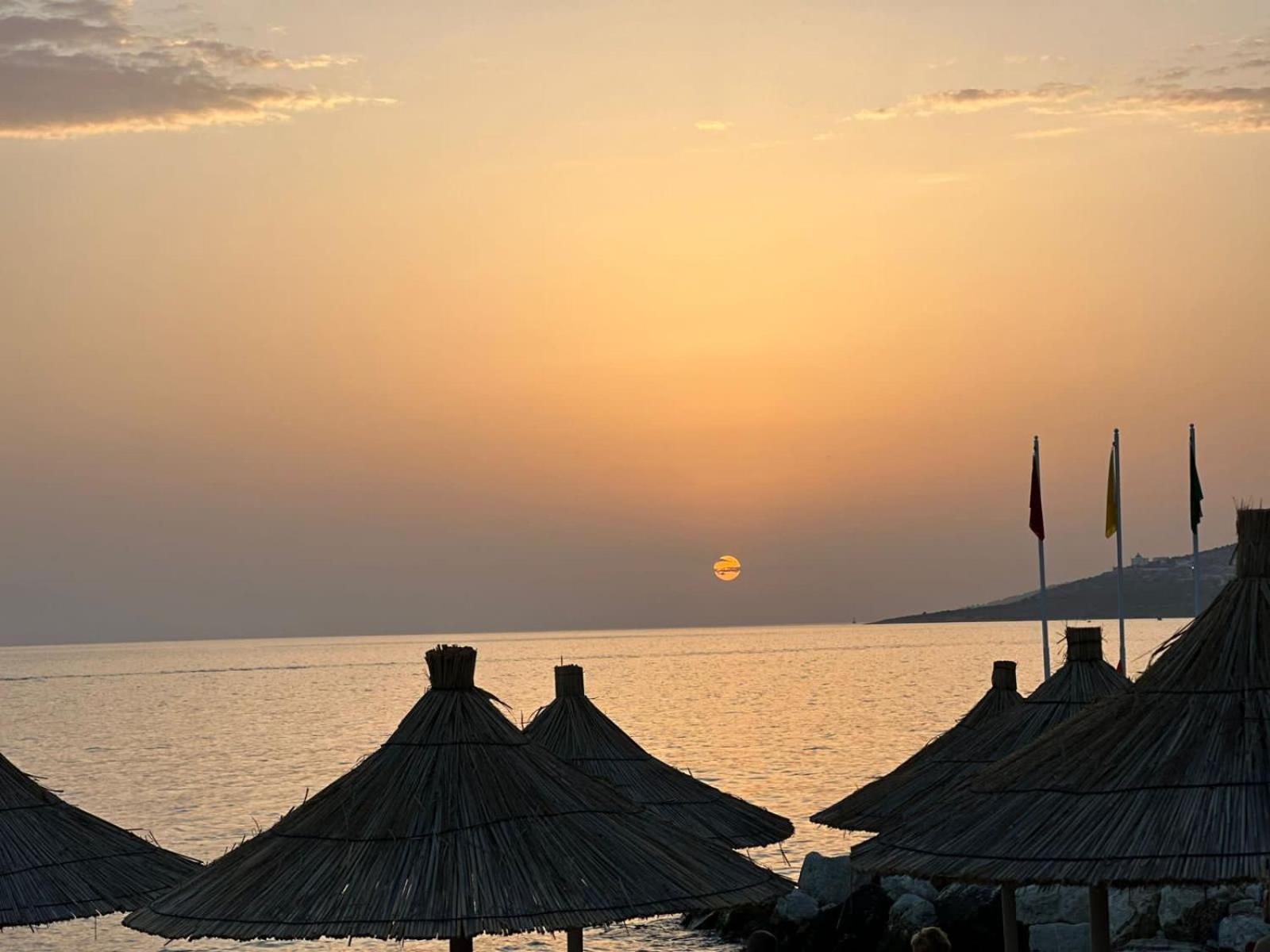 Residence Saranda International Экстерьер фото